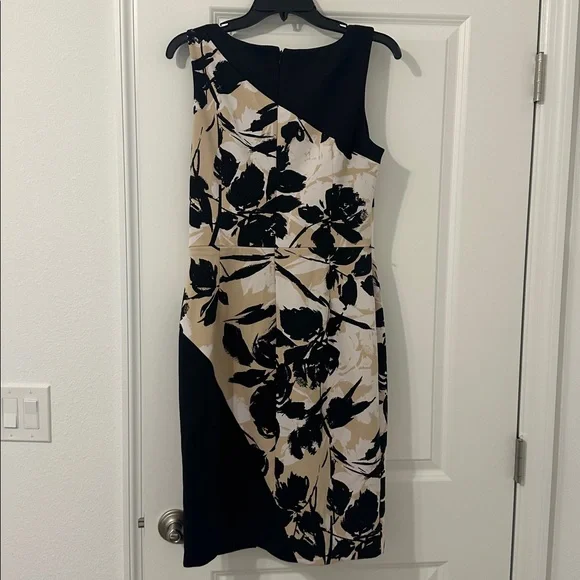 White House Black Market Black and Cream Floral Dress - Picture 4 of 4